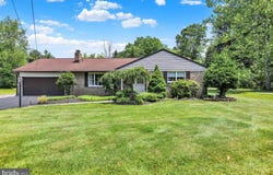 565 SHELBOURNE ROAD, READING, PA 19606