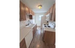 827 E 10th Ave, Hutchinson, KS 67501