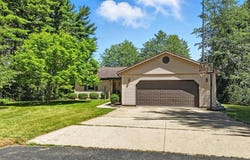 135 Lane 201 Lake Minifenokee, Fremont, IN 46737