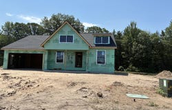 1915 Lowe Drive, Spring Lake, MI 49456