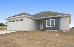 22 Elmer Street, Reeds Spring, MO 65737