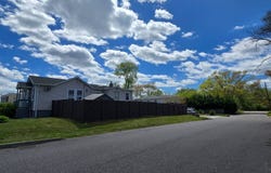 15 Deauville Blvd, Copiague, NY 11726