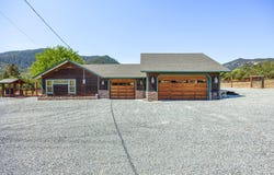 2575 E Evans Creek Road, Rogue River, OR 97537