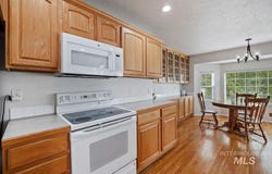 362 Whispering Pine Dr, Twin Falls, ID 83301
