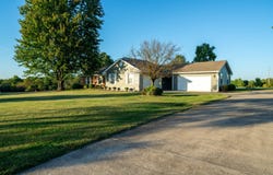 5111 E Flamingo Drive, Hallsville, MO 65255
