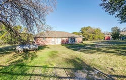 1907 Live Oak Circle, Azle, TX 76020