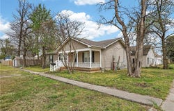 202 N Delaware Avenue, Columbus, KS 66725