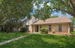 2613 Winterlake Drive, Carrollton, TX 75006
