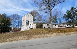 15 Ayers Lane, Dover, NH 03820
