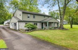 2965 UPPER RIDGE ROAD, PENNSBURG, PA 18073