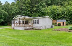 2171 N Scenic Hwy., Bland, VA 24315