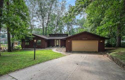 10370 Royal Oak Court, Osceola, IN 46561-9510