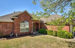 544 E Forest Lane, Mustang, OK 73064