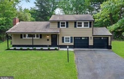 6 RYAN ROAD, CRANBURY, NJ 08512