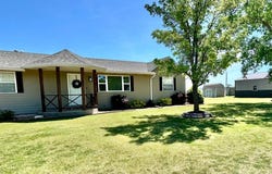 203 Evans St, Ellsworth, KS 67439