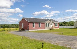 Eight Rod Road, Waterville, ME 04901