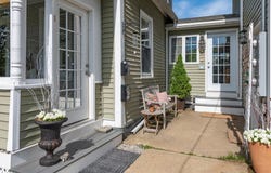 8 Central Avenue, Portsmouth, NH 03801