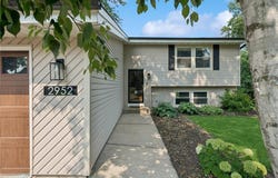 2952 Center Road SW, Prior Lake, MN 55372