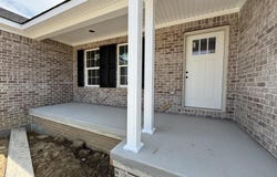 558 Middle Creek Way, Berea, KY 40403