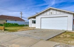 926 W Dolphin Ave, Ridgecrest, CA 93555