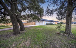 6569 Cutoff RD, Round Top, TX 78940