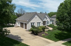 5002 W 143rd Terrace, Leawood, KS 66224