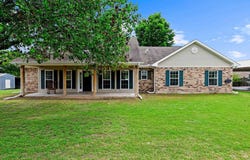 152 Black Hawk Ln, Gilmer, TX 75645