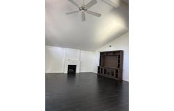 725 N Silvervale Drive, Visalia, CA 93292