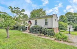 3920 Kentland DR, Roanoke, VA 24018
