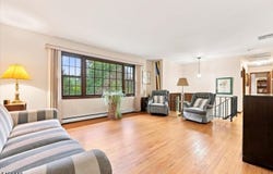 24 Hickory Rd, Ringwood Boro, NJ 07456-1606