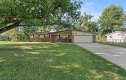 2716 Castle Drive, Fort Wayne, IN 46816-4043