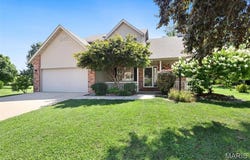 2807 Hunters Crossing Drive, Edwardsville, IL 62025