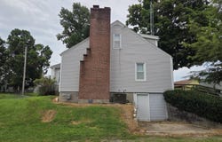 400 Mortimer St, Barry, IL 62312