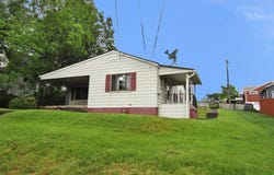 945 Roup Ave, Brackenridge, PA 15014