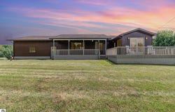4825 W Jordan Road, Weidman, MI 48893