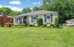 9909 Gateway Dr, Jeffersontown, KY 40299