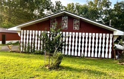 67 W Main Street, Adena, OH 43901