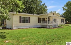 18 Kenwood Drive, Murray, KY 42071