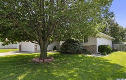 1423 Brewer Drive, Fremont, NE 68025