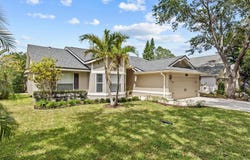 1077 CAPTAINS WAY, TARPON SPRINGS, FL 34689