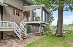 292 Berlin Rd, Bolton, MA 01740