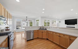218 BRADDOCK ST, CHARLES TOWN, WV 25414