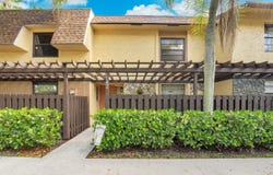 1142 N University Drive, Plantation, FL 33322