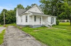 309 W McElroy St., Morganfield, KY 42437