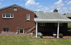 211 Hester Ave, Stowe Twp, PA 15136