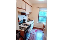 418 Main St, Fort Lee Boro, NJ 07024-2825