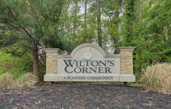 2 Bridle Path Ct, Sicklerville, NJ 08081