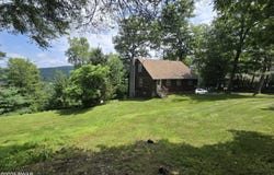 1247 Delaware Drive, Matamoras, PA 18336