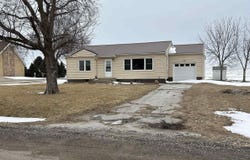 308 Broadway, Brayton, IA 50042