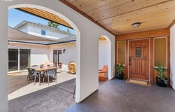 5160 YORK HILL DR, Hood River, OR 97031